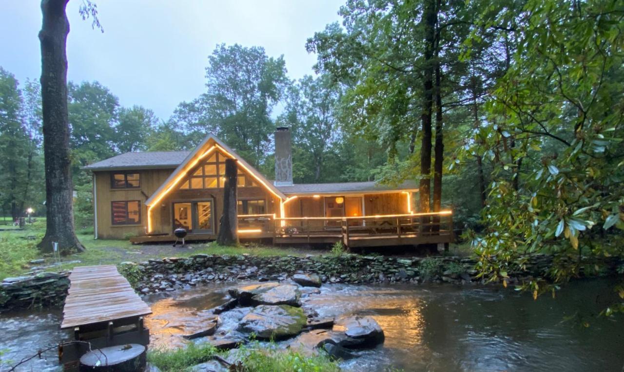Secluded Chalet On Stream-Mins To Camelback Tannersville Bagian luar foto